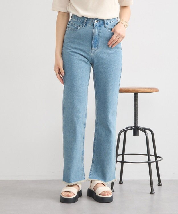 earth music&ecology カットオフフレアデニムパンツ Light Indigo