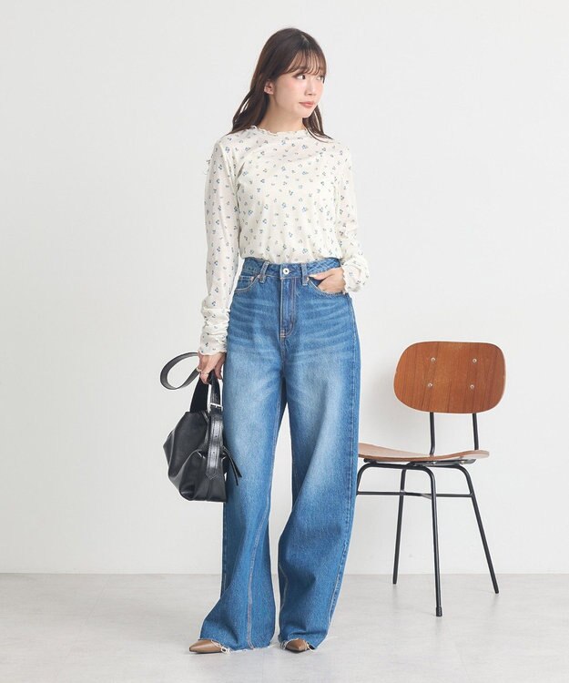 earth music&ecology ハイネックフラワーメロープルオーバー Ivory