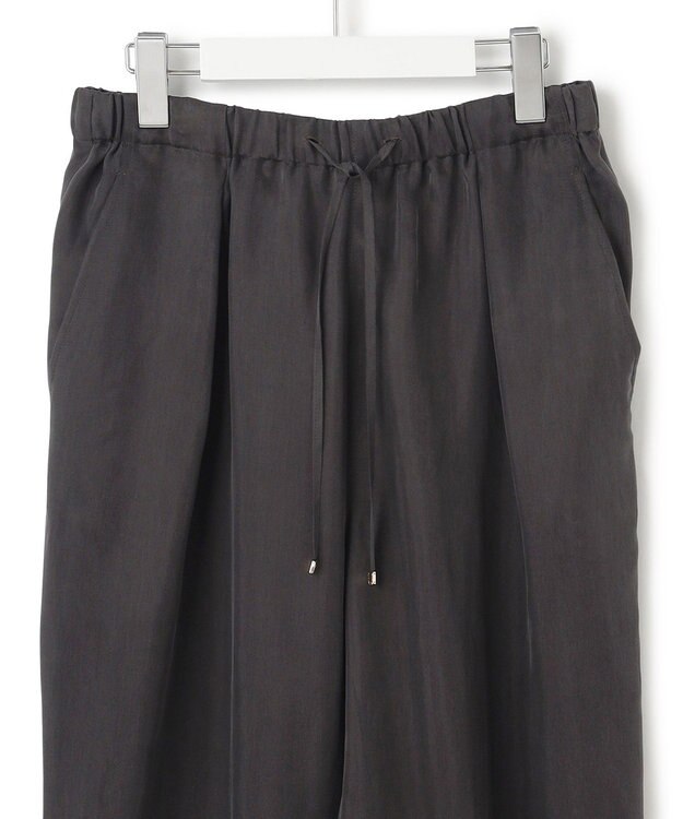 23区 【接触冷感/洗える】フィブリルツイル シャーリング パンツ ダークブラウン系