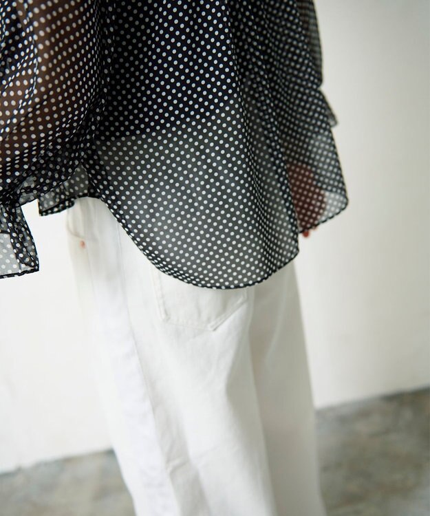 GRACE CONTINENTAL ドットラッフルブラウス ブラック