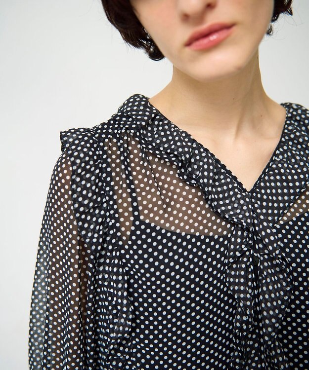 GRACE CONTINENTAL ドットラッフルブラウス ブラック