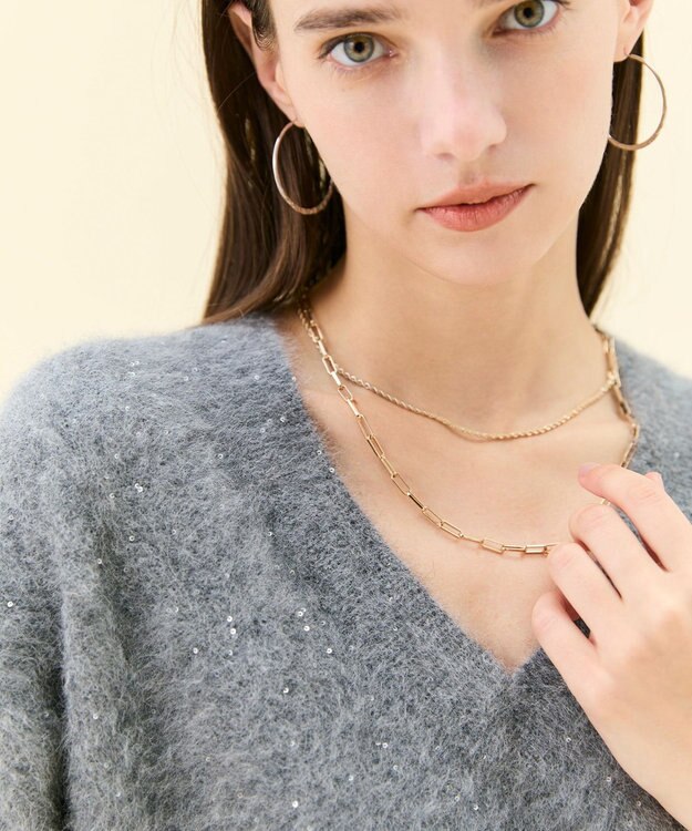 BEIGE， AMARILLO / スパンコールフォックスVネックニット M.Gray