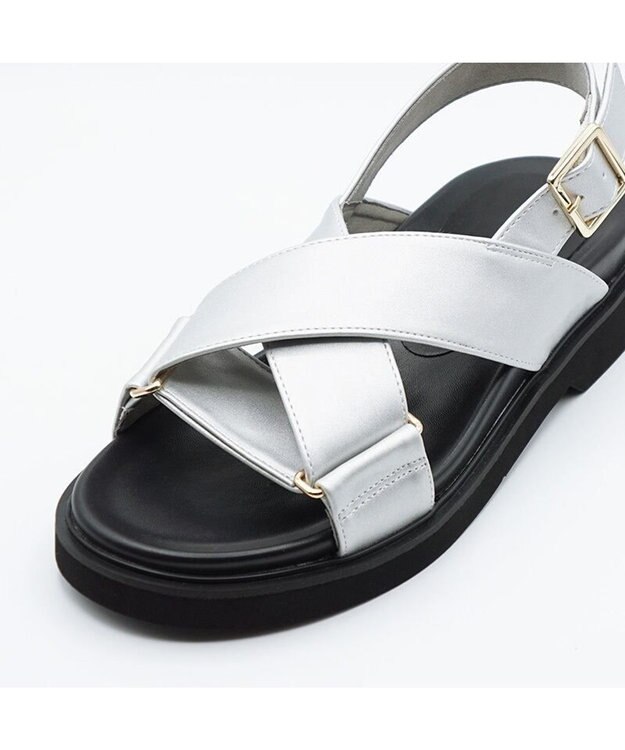 APOM クロスストラップサンダル シルバー