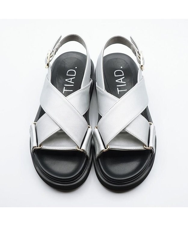 APOM クロスストラップサンダル シルバー