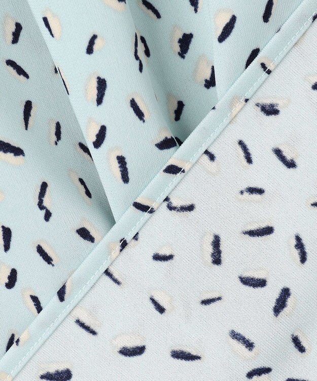 ANY SIS ジョーゼットフロントタック プルオーバー ライトブルー系幾何学柄