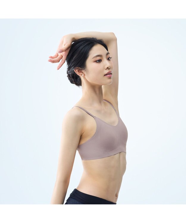 Chacott バッククロス ブラトップ（フリーカット） ブラック