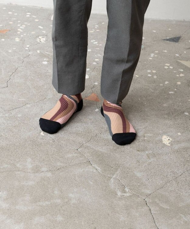 TRICOTE TWIST STRIPE LINK SOCKS／歪みストライプリンクソックス 87BROWN