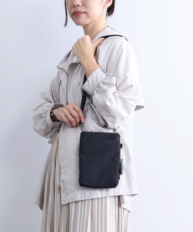 ACE BAGS & LUGGAGE Kanana project collection DYLサリール2 スマホショルダー  35950 カナナ プロジェクト ブラック