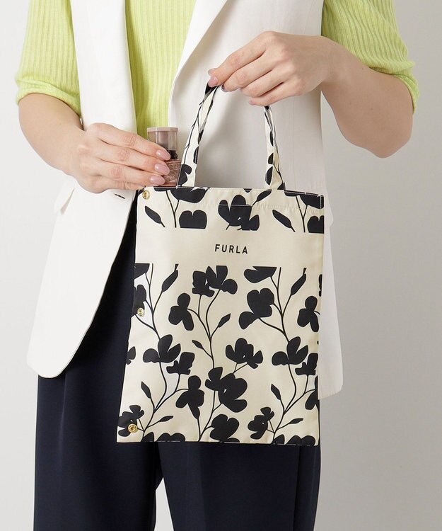 MOONBAT 【折りたたみ傘袋】フルラ（FURLA）カメリア　防水 オフホワイト