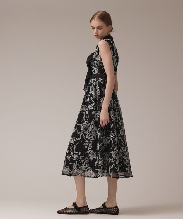 GRACE CONTINENTAL フラワー刺繍ボウタイドレス ブラック