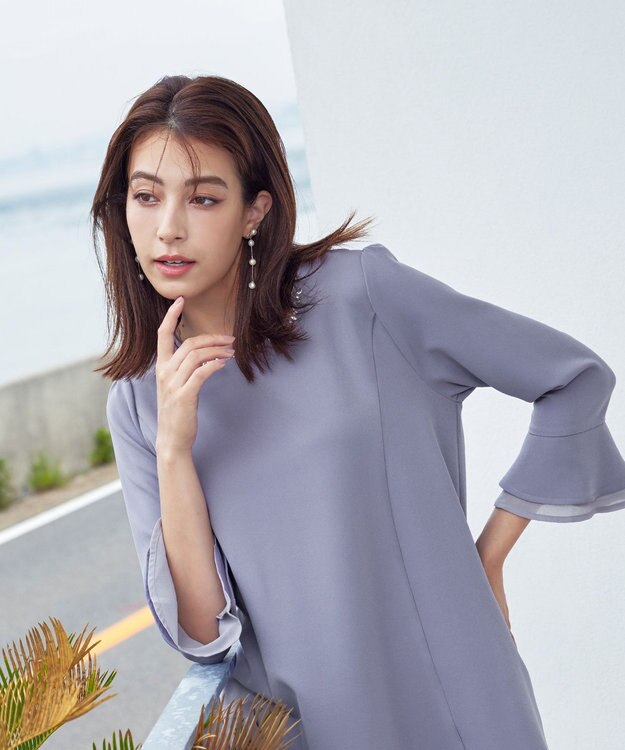 Tiaclasse 【洗える】ビジュー付きフレア袖チュニックブラウス ブルー