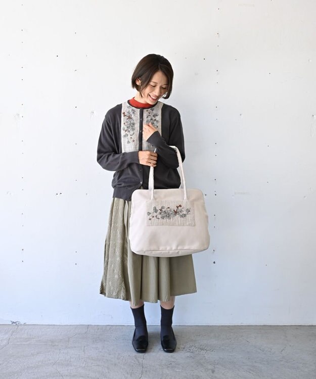 AND WOOL スミレの押し花刺繍バッグ big size ベージュ
