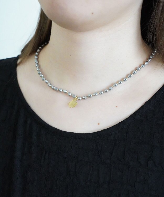 monshiro 【バロックパール】イチョウショート ネックレス ゴールド×グレー