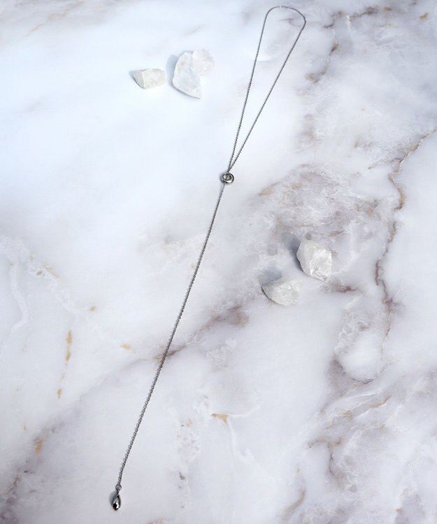 Tiaclasse 涙型ラリエットネックレス シルバー