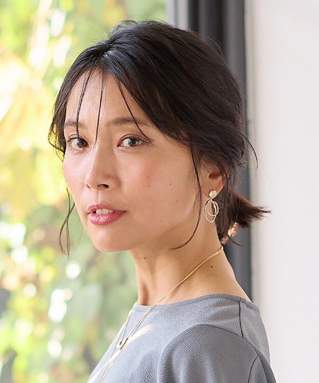 ANY 【WEB限定】オーバルダブルリングピアス(両耳用) ライトゴールド