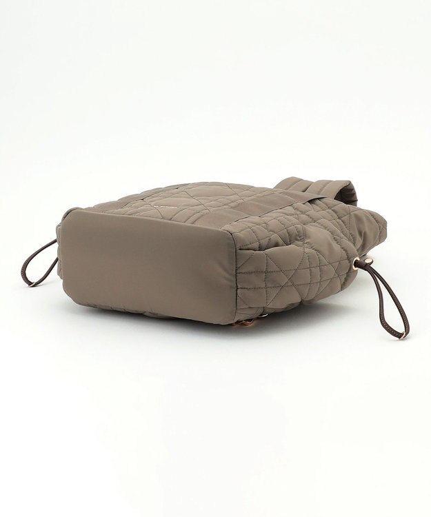 LA BAGAGERIE グリッドキルティングリュック グレージュ