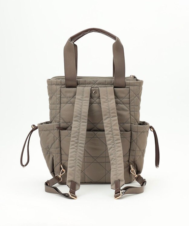 LA BAGAGERIE グリッドキルティングリュック グレージュ