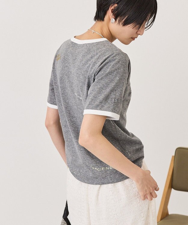AMERICAN HOLIC ランダムロゴ刺繍リンガーTシャツ Charcoal Gray