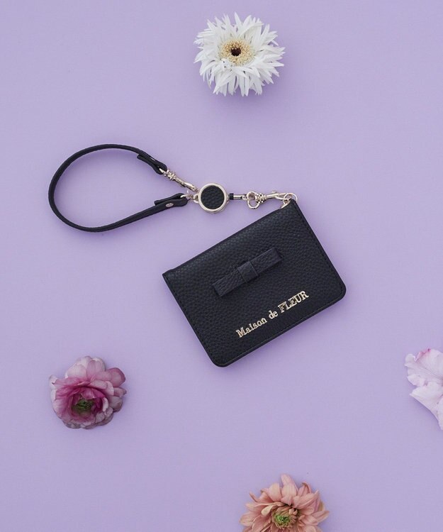 Maison de FLEUR 二つ折りリールパスケース Black
