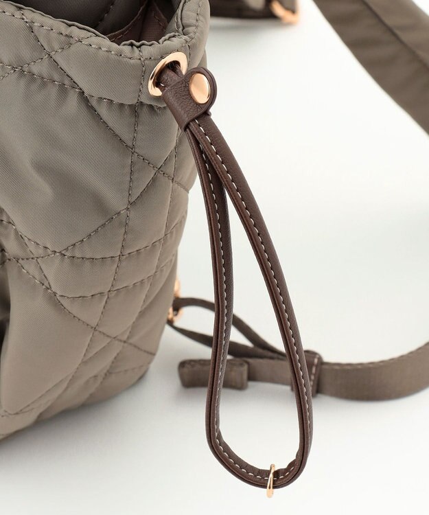 LA BAGAGERIE グリッドキルティングリュック グレージュ