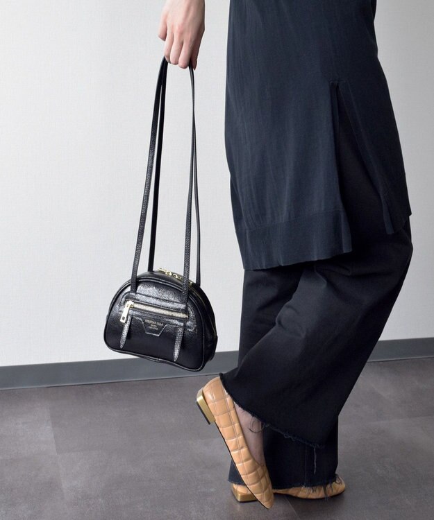 INTER-CHAUSSURES 【Christian Villa】レザースモールショルダーバッグ ブラック