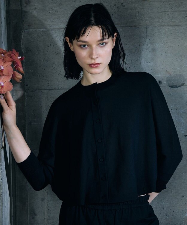 自由区 【カトリエムブーケ】Poncho en tissu sy  nthetique  ポンチョプルオーバー ブラック