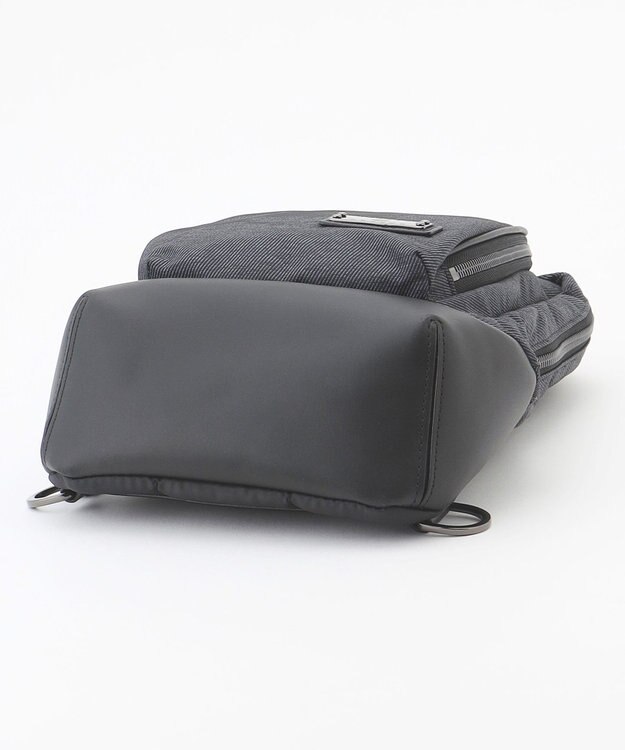 JOSEPH ABBOUD 【軽量/コンパクト】インターレースカルゼ ボディーバッグ グレー系