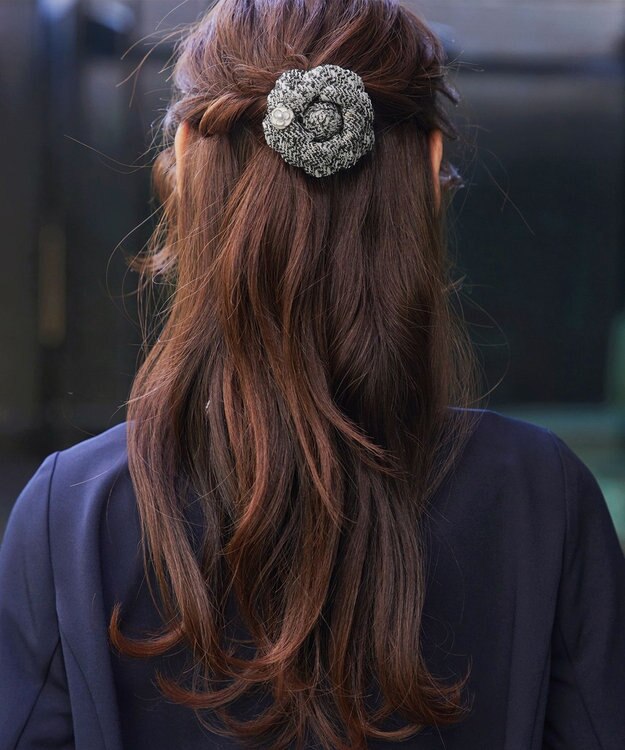 Tiaclasse フラワーツイードコサージュ グレー