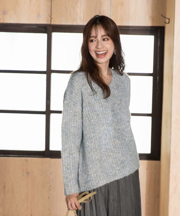 Tiaclasse L 【洗える】表情豊かなVネックMIX糸オーバーニット サックスグレー