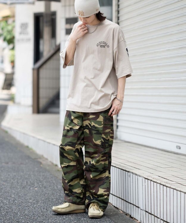 WEGO 【ユニセックス着用ITEM】アクセ付きストレートロゴT（SS） ベージュ