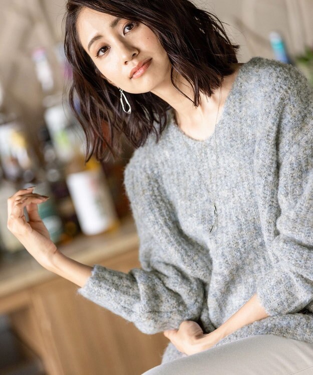 Tiaclasse L 【洗える】表情豊かなVネックMIX糸オーバーニット サックスグレー