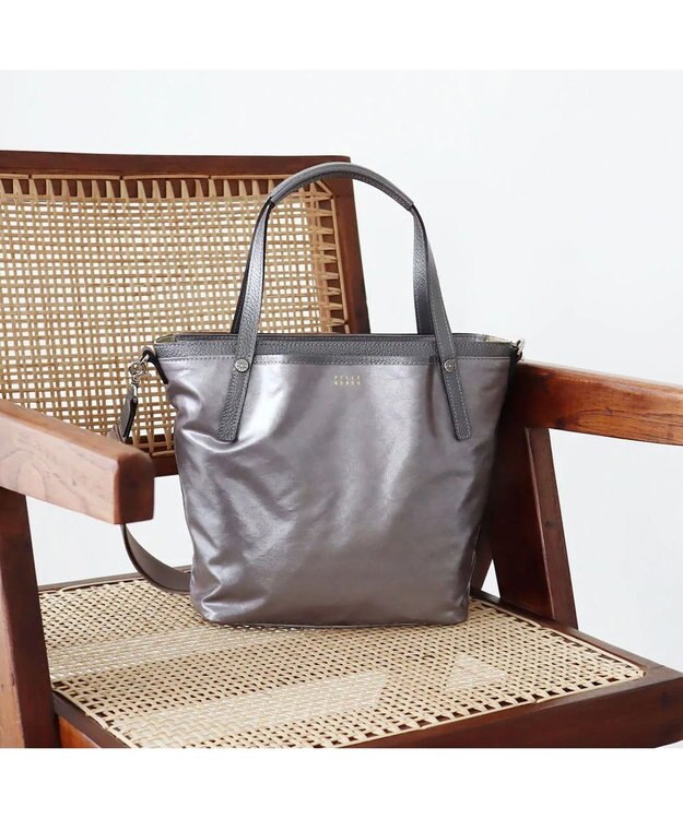 PELLE BORSA 2WAYミドルサイズトート Alive アライブ 4430 ガンメタ