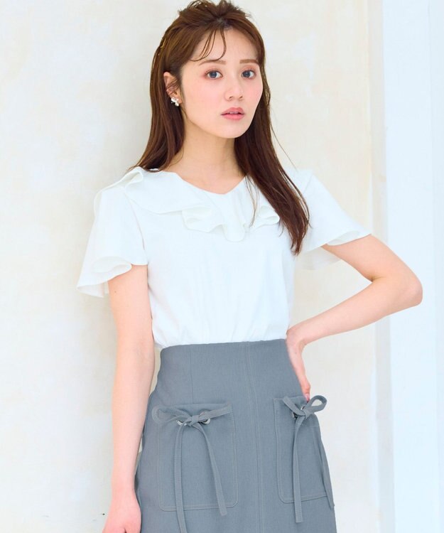 Feroux 【洗える・汗ジミが目立たない】ラッフル襟Tシャツ ホワイト系