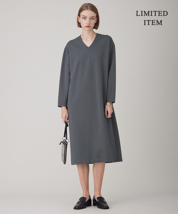 ICB 【WEB限定・洗える】ストレッチポンチ Vネックワンピース ダルブルー系