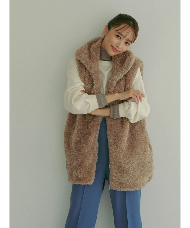 Green Parks ■ＡＪＵＧＡ．×ＧＰ　ファーＺＩＰベスト Gray Beige