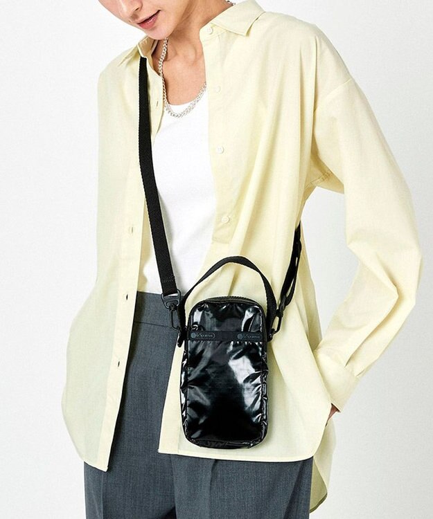 MINI PHONE CROSSBODY/ブラックシャイン / LeSportsac