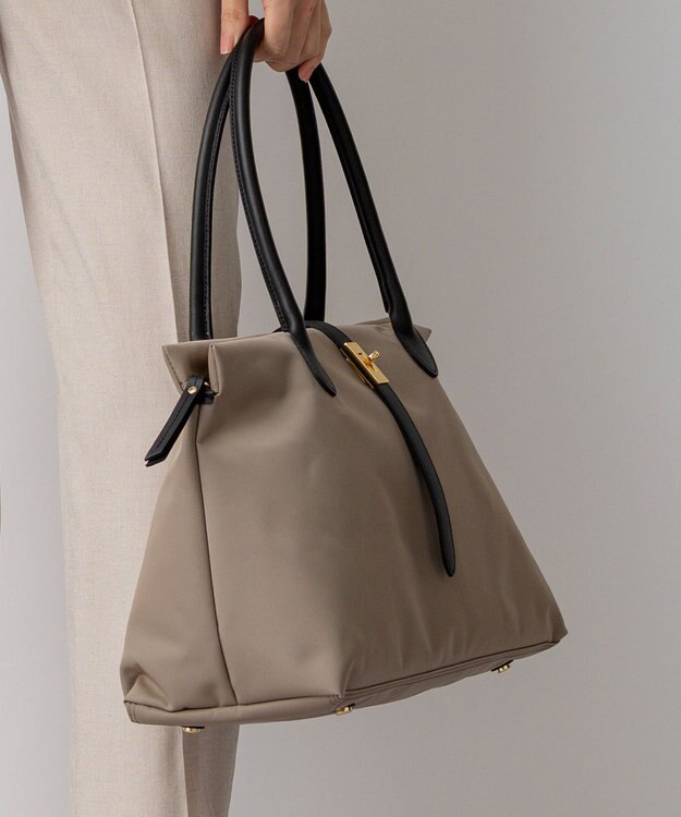 23区 VIOLAd'ORO ベルトデザイン ナイロン トートバッグ (Lサイズ) ベージュ系