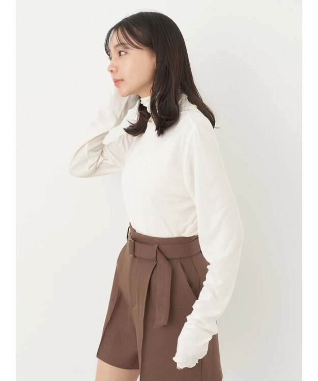 earth music&ecology シアータートルネックプルオーバー Ivory