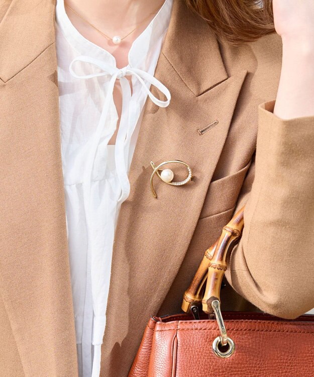 Phoebe <オンワード限定セット>金属アレルギー対応クイーンパールビジューセラミックポストピアス×クロスカーブパールビジューブローチ ホワイト