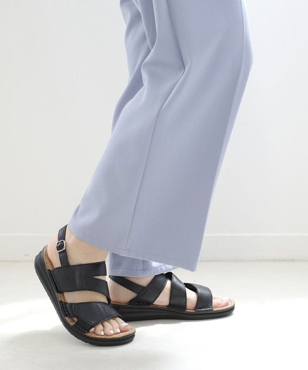 Pointer 本革 甲幅調整 マジックテープ付きサンダル ブラック