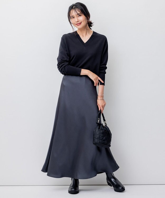 23区 L 【洗える】ヴィンテージサテン Iライン スカート グレー系