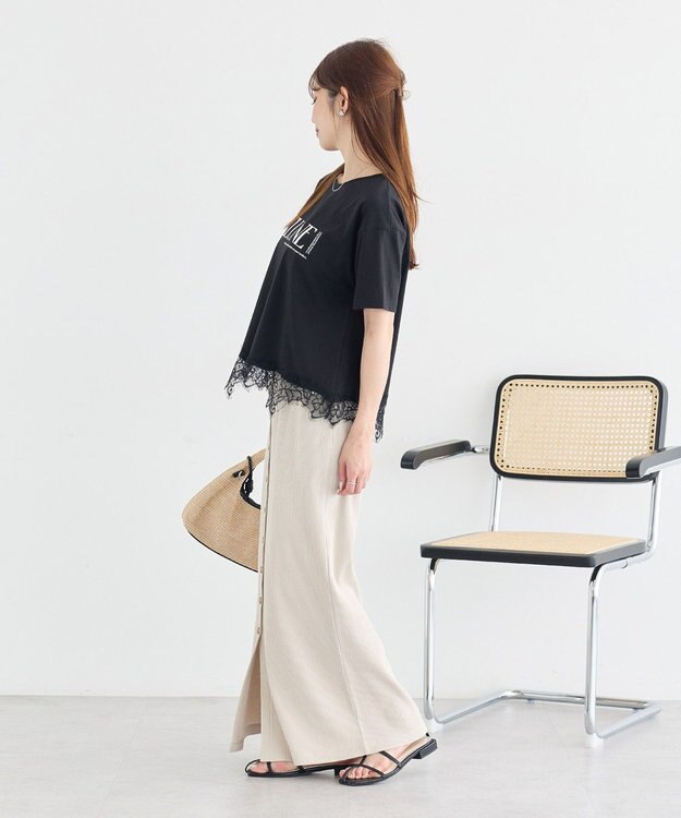 earth music&ecology 裾レースロゴプリントTシャツ Black