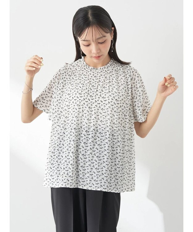 earth music&ecology マジョリカプリーツ半袖ブラウス Flower