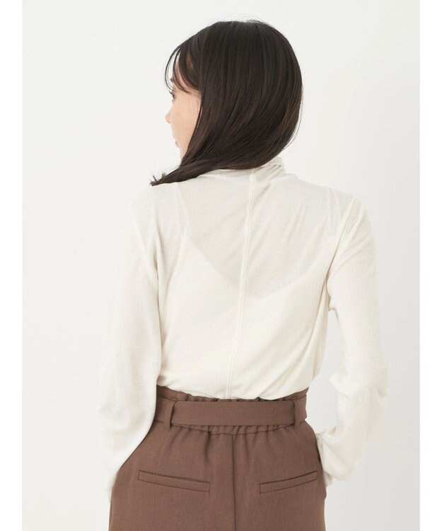 earth music&ecology シアータートルネックプルオーバー Ivory