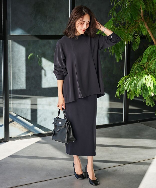 #Newans 〈亀恭子さんコラボ〉パネルタックAラインブラウス ネイビー