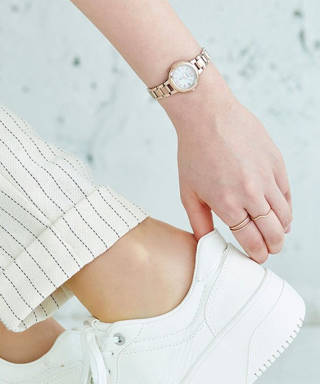 CITIZEN 【xC】エコ・ドライブ電波時計 ES9435-51A 手元を美しく彩るサクラカラー 日付・秒針あり サクラ色