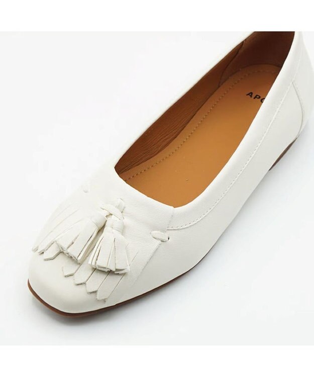 APOM キルトタッセルフラット15 アイボリー