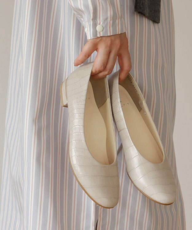 REGAL FOOT COMMUNITY 【ビューフィット】A47Y フラットパンプス フラットシューズ ライトベージュ型押