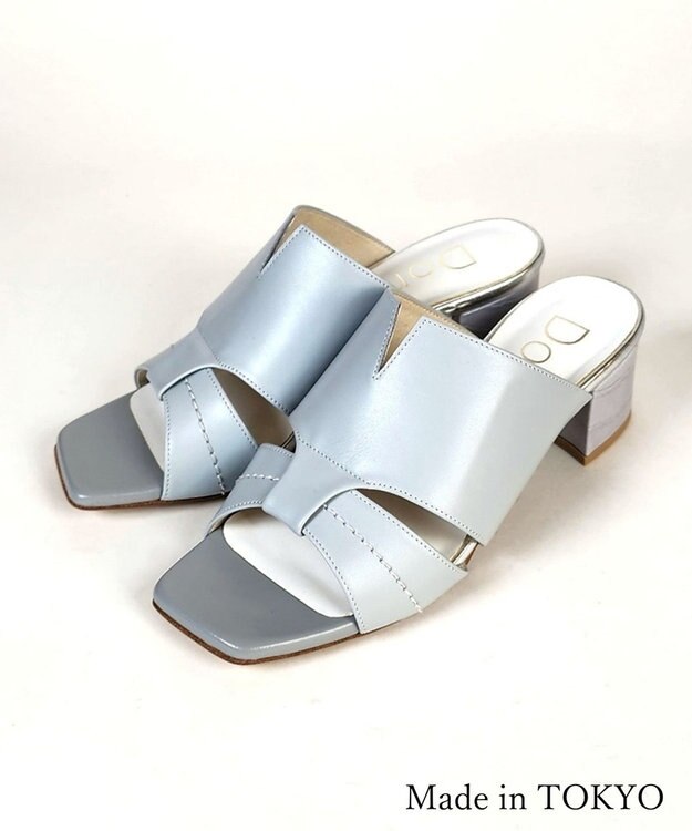 Dominic3 型押しヒール レザーVカットミュール ライトブルー