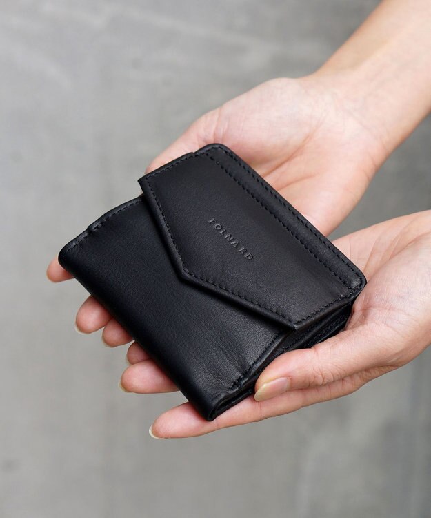 FOLNA RD ソフトレザー・ホイルレザー エンべロープ二つ折り財布 ブラック